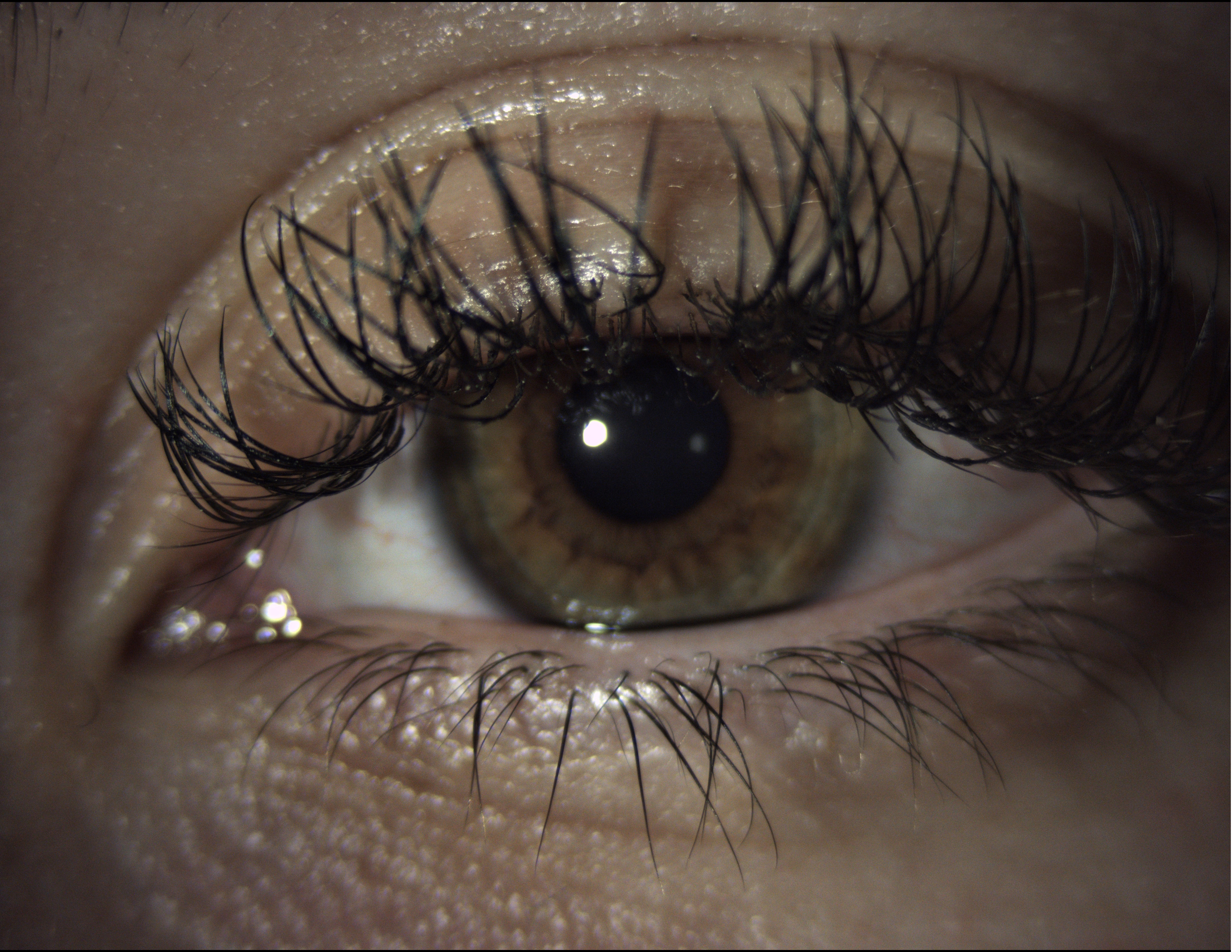Artificial eyelash extensions: how to balance beauty with health?